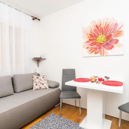 Adea Apartment *