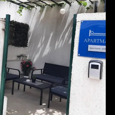 Adea Ντουμπρόβνικ